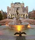 legfountain.jpg (3678 bytes)