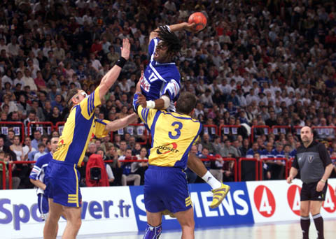 Handball picture - links to site of Federation Francaise de Handball